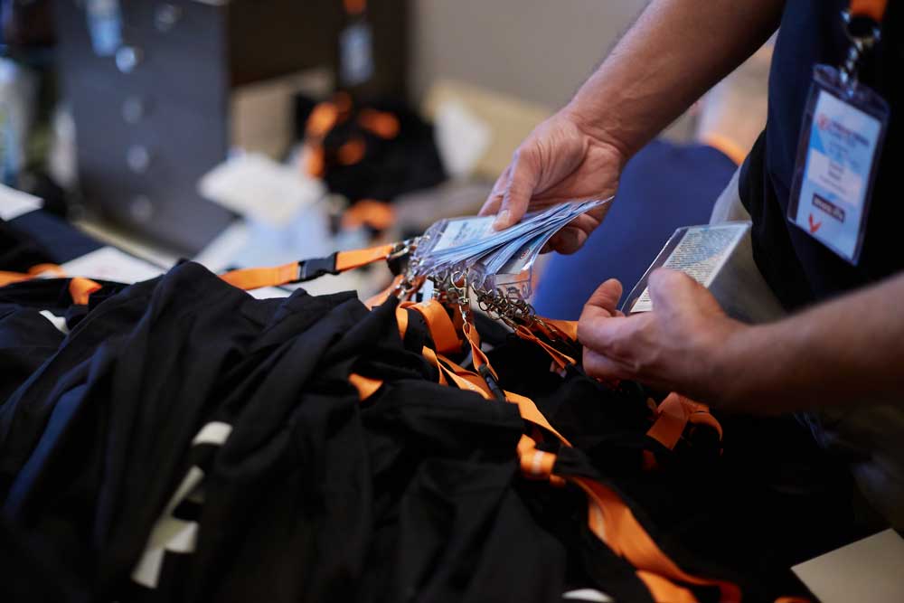 Frontend united bags and badges